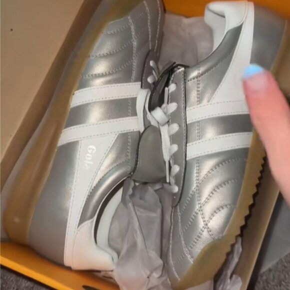 Gola Women's Stadium '86 Metallic Sneaker Color Champagne/Off White - Picture 5 of 5